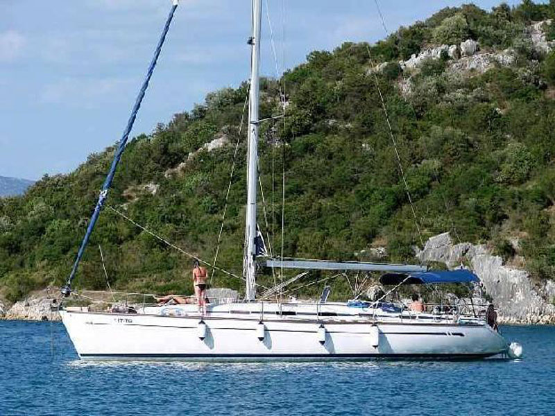 Bavaria-49-anchored-for-a-swimm